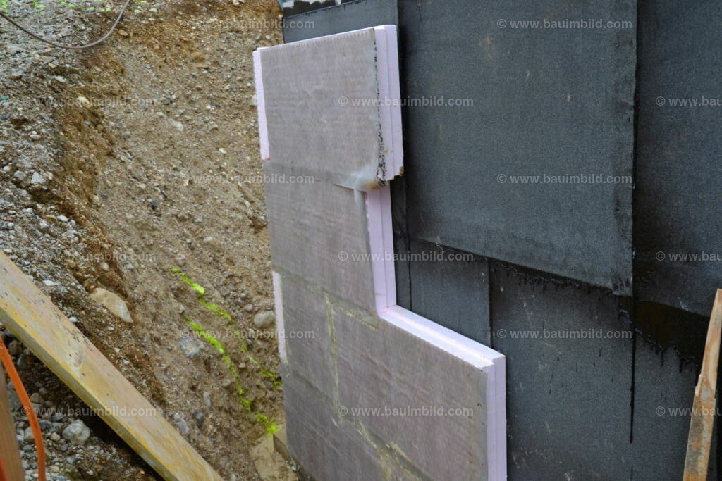bib-lg05-abdichtungen-0032 | Nach LV-Leistungsgruppen sortierte Detailfotos über den Bau eines Hauses. Alle Hausbau-Bilder direkt vom Urheber und Autor der Website Haus-Selber-Bauen.com