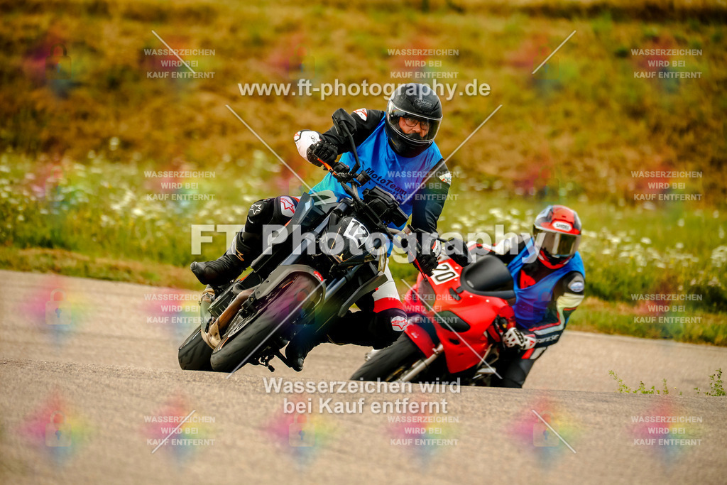 Chambley Juli-0983 | Hier findet Ihr Bilder von Touristenfahrten auf der Nürburgring Nordschleife oder von anderen Veranstaltungen die ich besucht habe. Viel Spass beim Durch Schauen 