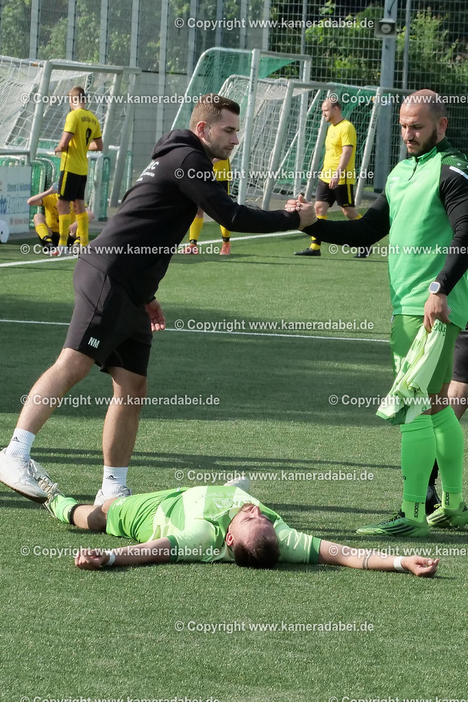 Fußball : Bezirksliga : SV 08/29 Friedrichsfeld - Borusia Veen am 10.05.2026 in Voerde Friedrichsfeld | Fußball : Bezirksliga : SV 08/29 Friedrichsfeld - Borusia Veen am 10.05.2026 in Voerde Friedrichsfeld - Realisiert mit Pictrs.com