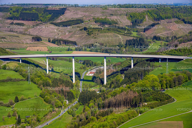 Bestwig230501242 | Luftbild, Talbrücke Nuttlar der Autobahn A46, Waldschäden, Nuttlar, Bestwig, Sauerland, Nordrhein-Westfalen, Deutschland