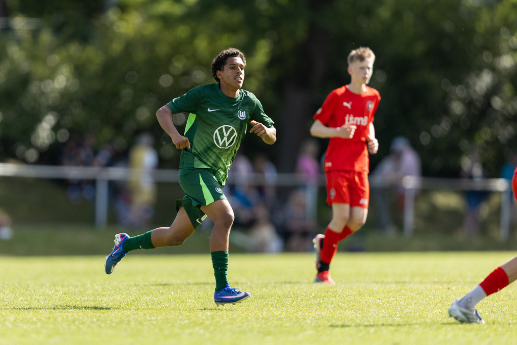 Fußball I Männer I 40. Pfingscup Hollage I 13214 | realhellocedii - Realisiert mit Pictrs.com