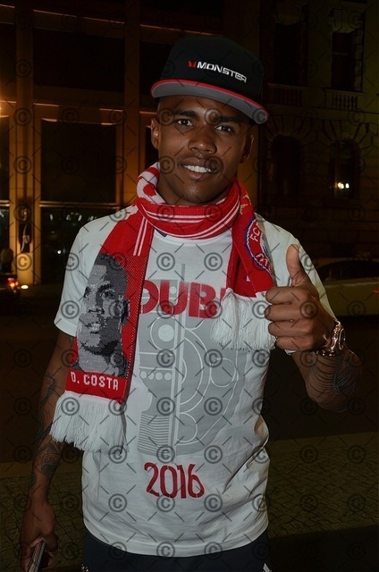 RGE_6398 | Douglas Costa gewinnt mit Bayern München nach Elfmeterschießen 4:3 gegen Borussia Dortmund und holt sich den DFB-Pokal 2016 im Berliner Olympiastadion. - Realisiert mit Pictrs.com
