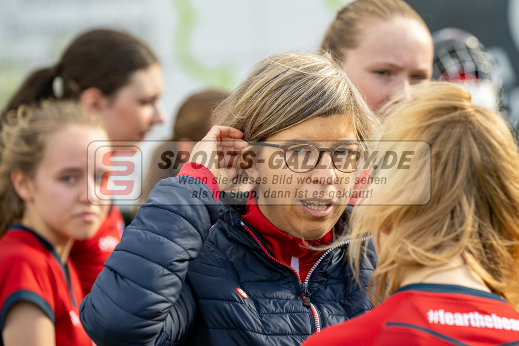 SFE_20231021_0007 | Deutsche Meisterschaft Weibliche U16 Halbfinale Uhlenhorst Mülheim - Berliner HC am 21.10.2023 in Köln (Düsseldorfer Hockeyclub 1905 e.V.), Photo: Stephan Fehrmann 2023 (Sports-Gallery)