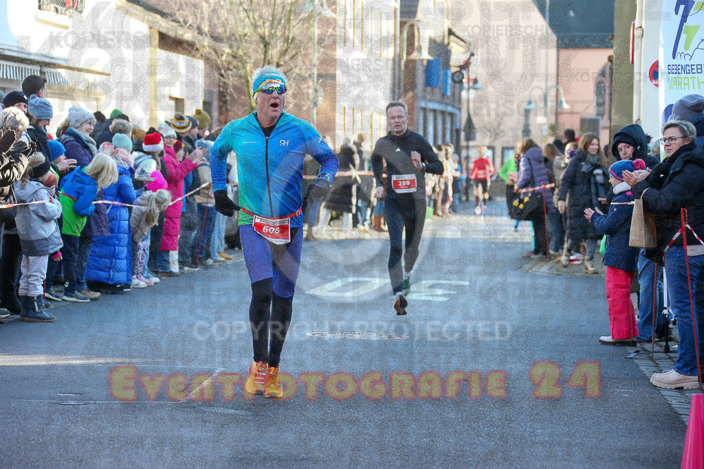 241201_1222_EX1_1869 | Sportfotografie im Rhein-Sieg Kreis, Köln, Bonn, NRW, Rheinland Pfalz, Hessen, etc. Unser Tätigkeitsfeld umfasst den Laufsport vom Volkslauf über den Marathon, Duathlon, Triathon bis zum Ultralauf wie Kölnpfad Ultra oder Schindertrail.
