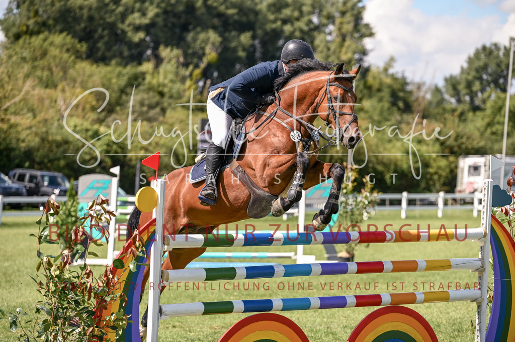 Schugtsche-Düren.2024-09.Springprf.L-21 | Schugtsche Fotografie - Realisiert mit Pictrs.com