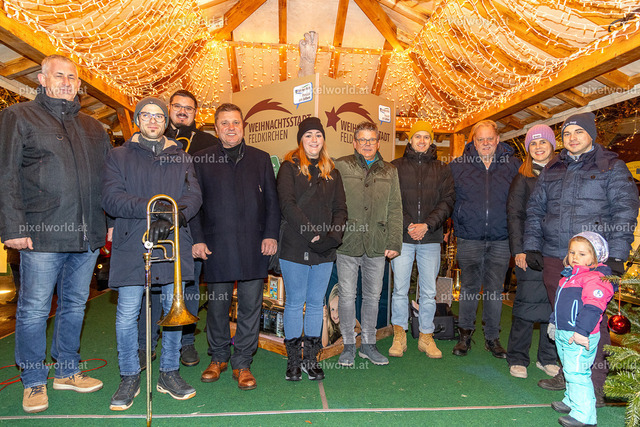 Blasmusikkonzert am Christkindlmarkt | Bildershop von pixelworld.at - Realisiert mit Pictrs.com