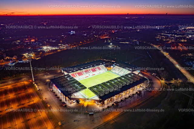 Essen241260298RWE-StadionAnDerHaffenstrasse | Luftbild, Fußballstadion an der Hafenstraße des Clubs Rot-Weiss Essen,3. Bundesliga , Essen-Borbeck, Tribünen, ,Essen, Ruhrgebiet, Nordrhein-Westfalen, Deutschland Copyright: Blossey Mantler