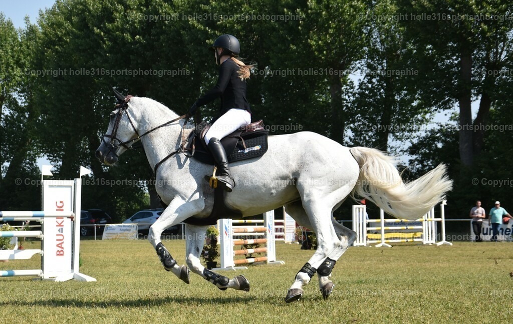 DSC_0215 (2) | Sportfotografie , Motorsport, Motoross, Reitsport, Mointainbike, Enduro,
Landschaft , Outdoor, Eventfotografie, Landschaft, Bilder online bestellen - Realisiert mit Pictrs.com