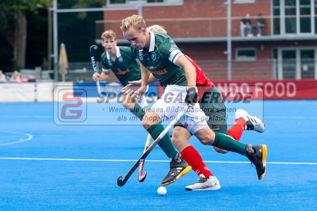 HK_20240915_106525 | 1. Bundesliga Herren Crefelder HTC - Uhlenhorst Mülheim am 15.9.2024 Crefelder HTC , CHTC, Krefeld , LangHeinrich Finn ( Crefelder HTC #22 ) , Malte Hellwig ( Uhlenhorst Mülheim #29 )