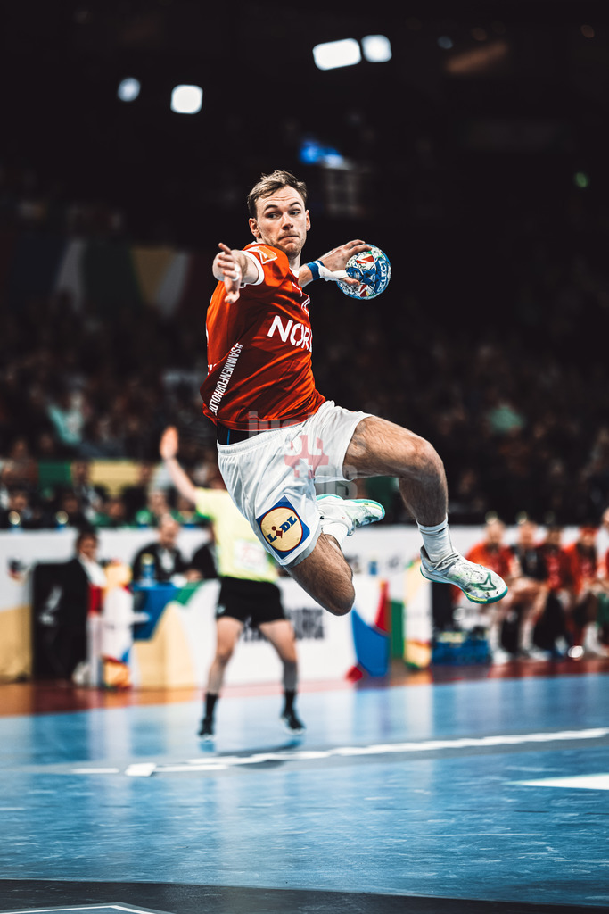 Handball | Herren | EHF EURO 2024 | European Championshop Men 2024 Final Tournament | Dänemark vs. Holland | 17.01.2024 | Mathias Gidsel (#19, Dänemark, DEN)