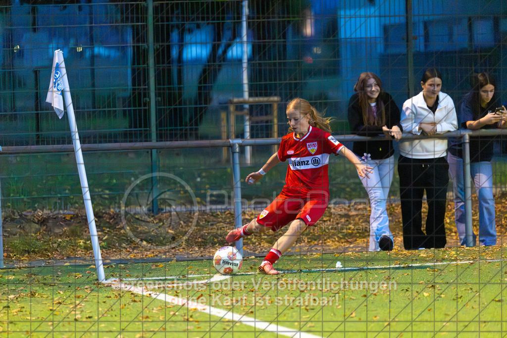 20261007_190346_0069_(c)_by_PhotoPeet | #,ASV Spartania Eislingen (blau) vs. VFB Stuttgart (rot), Fußball, Verbandspokal der B-Juniorinnen,  Saison 2026/2027, Kunstrasenplatz, Öschhalle, 73054 Eislingen, 07.10.2026 - 18:30 Uhr,Foto: PhotoPeet / Sport- &amp; Eventfotografie / Peter Harich