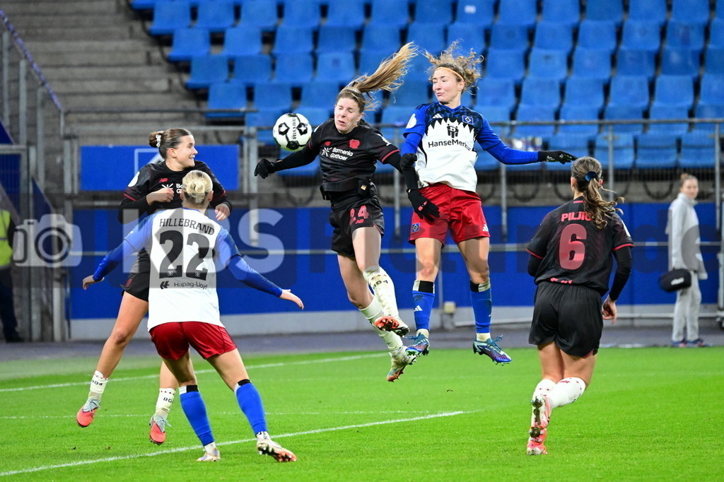 KBS Picture_HSV-Leverkusen_DFBpokal_Frauen_038 | v.l. Turanyi Lilla (Bayer Leverkusen) , Brunnthaler Melanie (HSV Frauen) ,Sportplatz :  Volksparkstadion, - Realisiert mit Pictrs.com