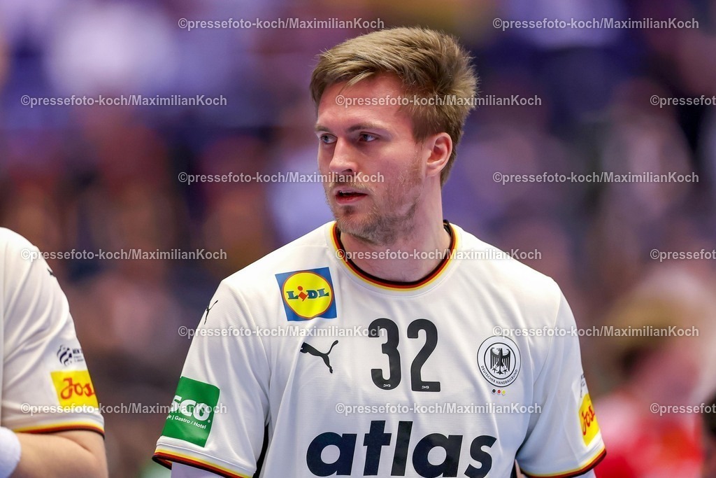 EHF15012602068 | 15.01.2026, Handball, Men's EHF EURO 2026, Deutschland - Östereich, Jyske Bank Boxen in Herning, Dänemark, Preliminary Round:  Franz Semper (Germany #32) 