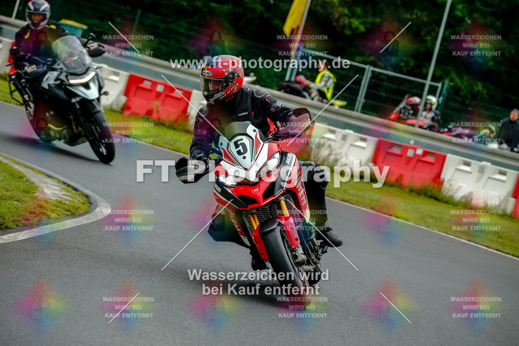 VBK-3620 | Hier findet Ihr Bilder von Touristenfahrten auf der Nürburgring Nordschleife oder von anderen Veranstaltungen die ich besucht habe. Viel Spass beim Durch Schauen 