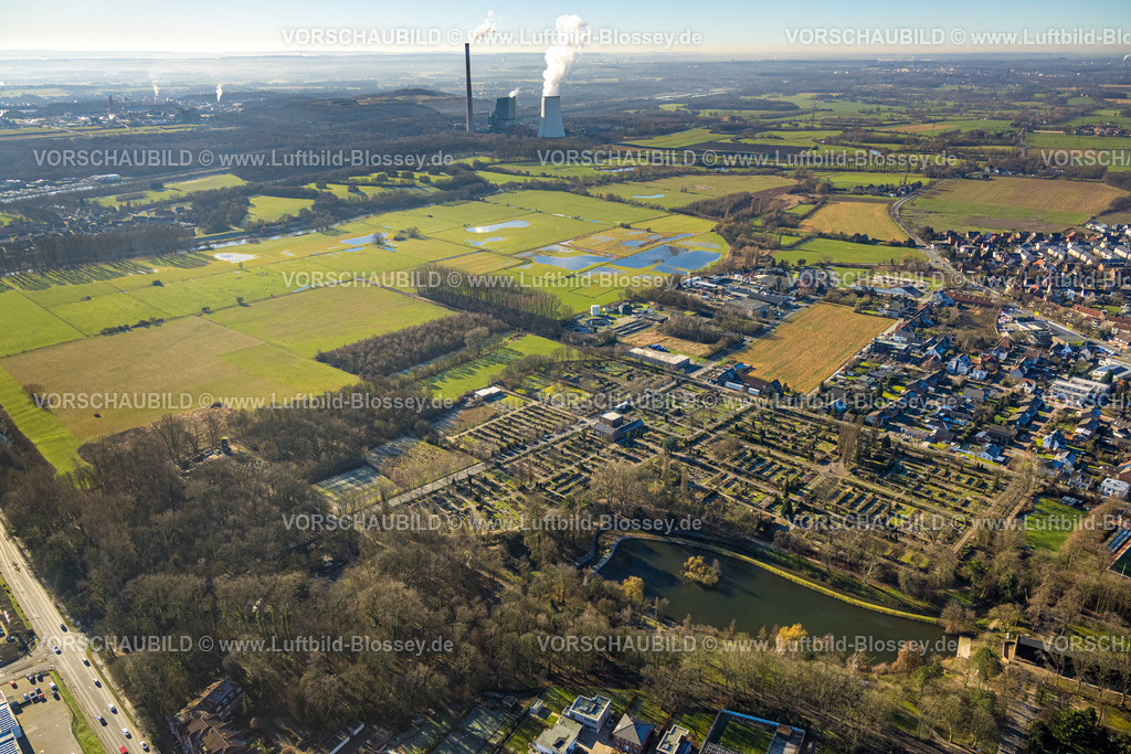 Werne230203251 | Luftbild, Friedhof Südring, im Hintergrund Kraftwerk Bergkamen, Wiesen und Felder mit Wasserflächen, Werne, Ruhrgebiet, Nordrhein-Westfalen, Deutschland