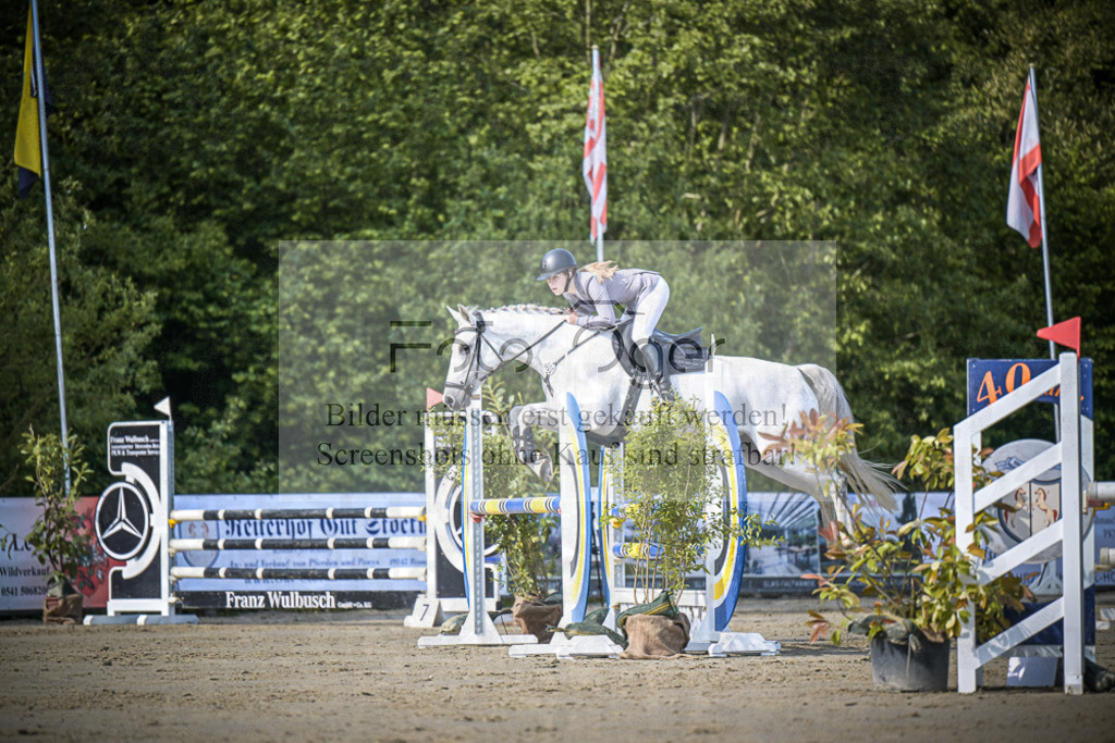 DOS_3235 | Entdecke hochwertige Reitturnierfotos von Foto Oger. Professionell, emotional und authentisch – jetzt Lieblingsmomente im Shop bestellen. - Realisiert mit Pictrs.com