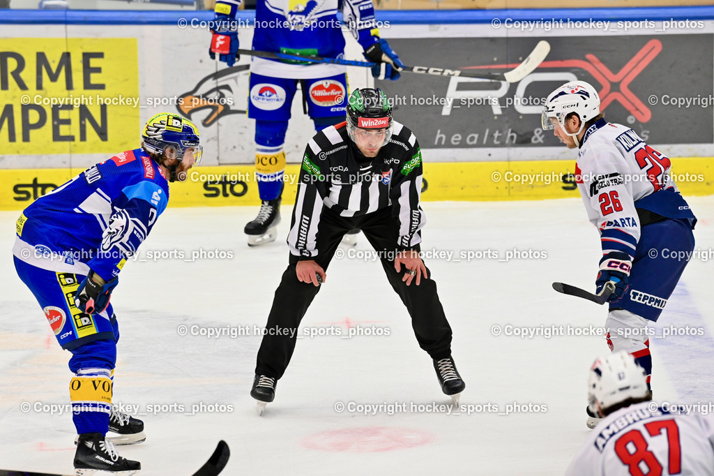 EC IDM WÄRMEPUMPEN VSV vs. HYDRO FEHERVAR AV 19 | #9 RAUCHENWALD Alexander EC VSV, MIODL MATTEO Referee, #26 Kulmala Rasmus HYDRO FEHERVAR, EC IDM WÄRMEPUMPEN VSV vs. HYDRO FEHERVAR AV 19, EC IDM WÄRMEPUMPEN VSV vs. HYDRO FEHERVAR AV 19 am 20.11.2024 in Villach (Stadthalle Villach), Austria, (Photo by Bernd Stefan)