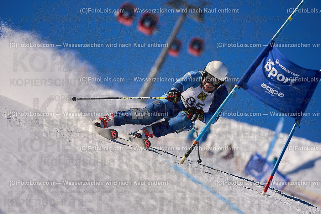 ALP3046_MASTERS-Cup_GS-B Herrn_Fusulan Catalin Mihai | (C)FotoLois.com, Alois Spandl. FIS Masters-Cup Wildschönau, Giant Slalom auf der Piste Schatzberg GS, Siegerehrung auf dem Dorfplatz Niederau, Sa 13. Januar 2024.