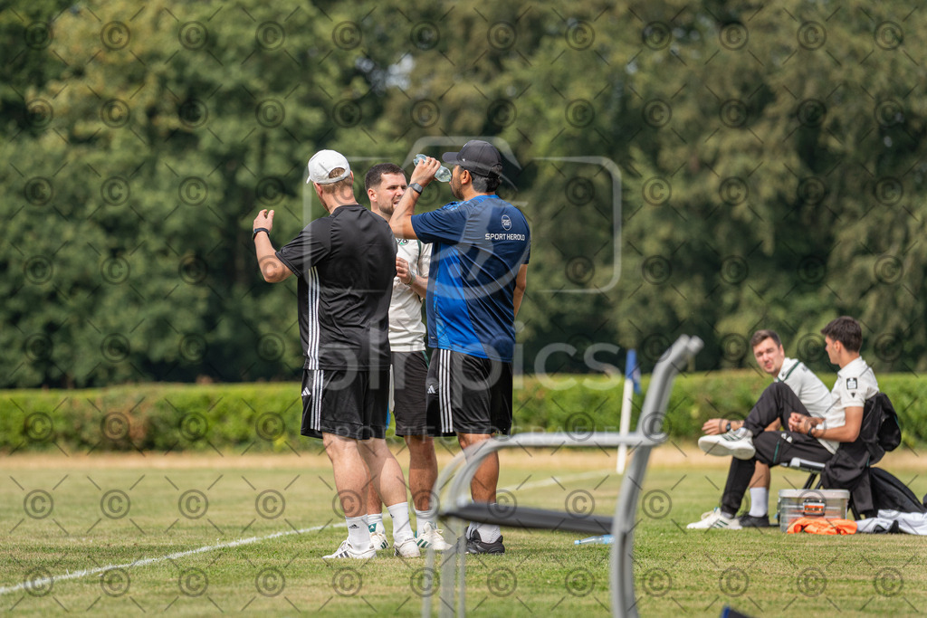 _DSC8570 | Professionelle Fußball- und Sportfotografie. Spielbilder online ansehen und kaufen – Einzelbilder oder komplette Galerien in hoher Qualität. - Realisiert mit Pictrs.com