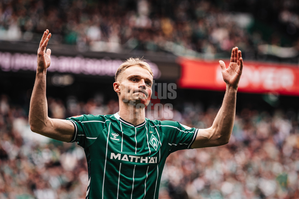 Fußball | Männer | Saison 2025/2026 | 1. Fußball-Bundesliga | 30. Spieltag | SV Werder Bremen vs. Hamburger SV | 18.04.2026 | Amos Pieper (#05, SV Werder Bremen)