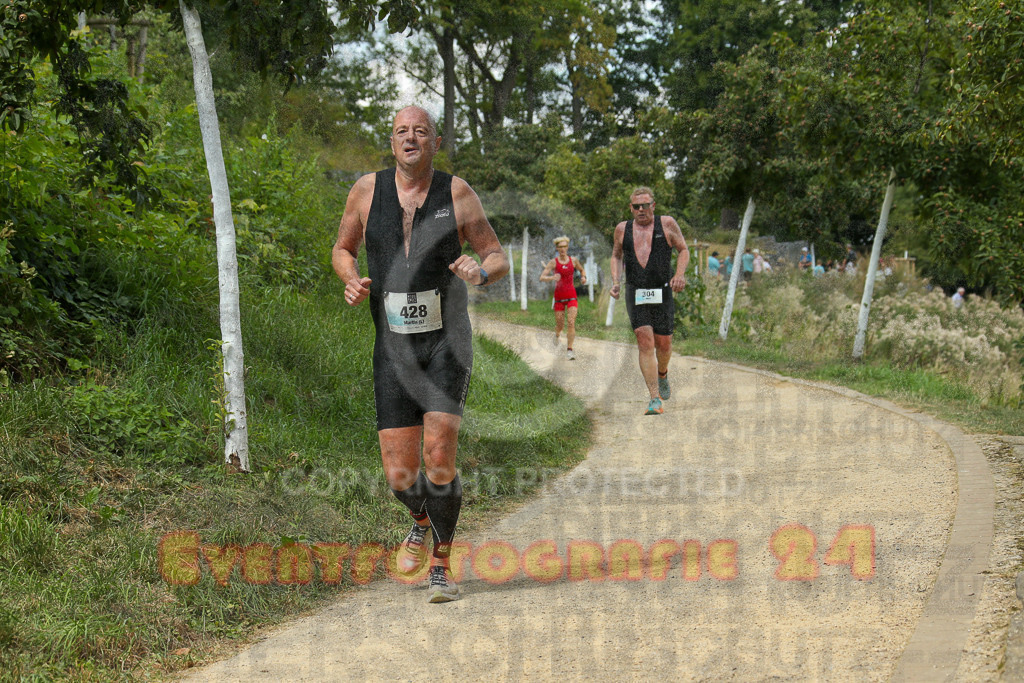 250824_1346_EX1_3629 | Sportfotografie im Rhein-Sieg Kreis, Köln, Bonn, NRW, Rheinland Pfalz, Hessen, etc. Unser Tätigkeitsfeld umfasst den Laufsport vom Volkslauf über den Marathon, Duathlon, Triathon bis zum Ultralauf wie Kölnpfad Ultra oder Schindertrail.