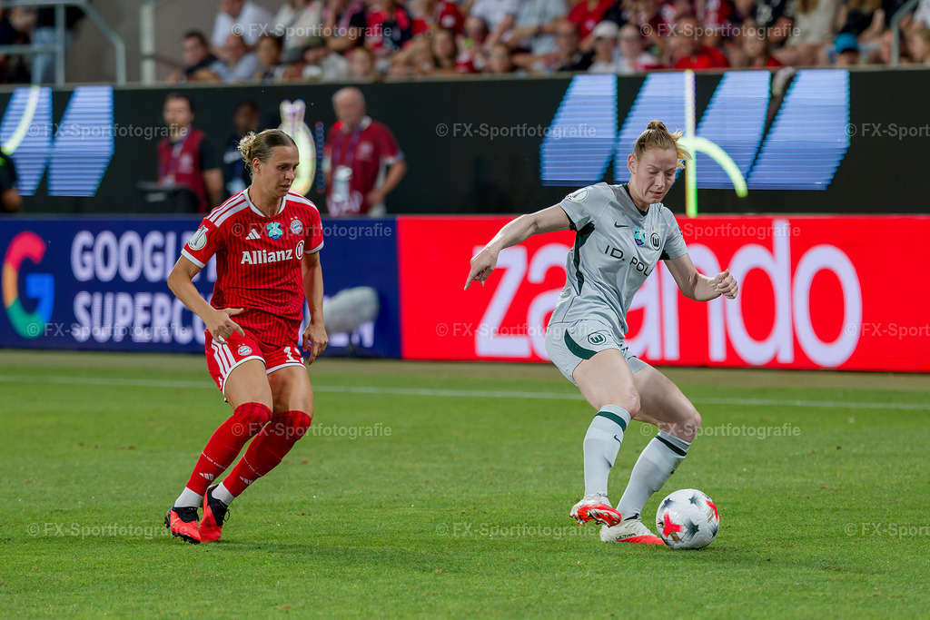 Supercup-Frauen-Bayern-Muenchen-vs-VfL-Wolfsburg 077 | Sportfotos und Eventgalerien von FX-Sportfotografie. Bilder von Fußball, Vereinsveranstaltungen und Events direkt ansehen und als Download bestellen. - Realisiert mit Pictrs.com