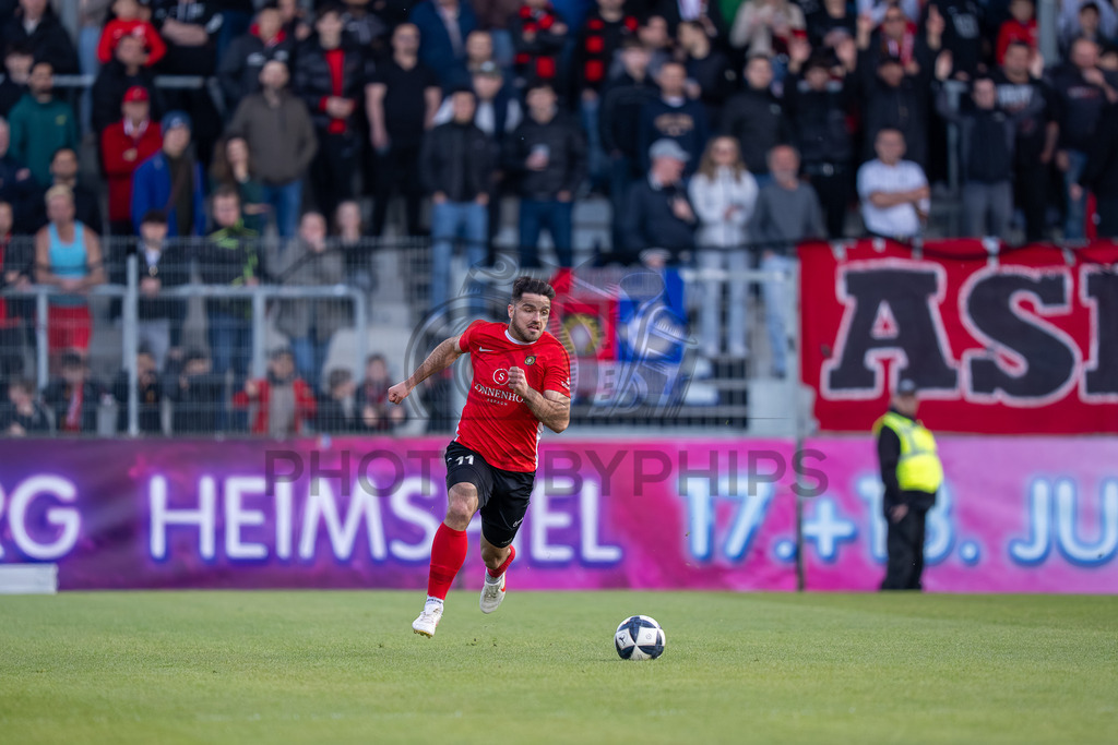 SG Sonnenhof Großaspach vs. SGV Freiberg, Fussball, Regionalliga Suedwest, 30. Spieltag, 22.04.2026 | Michael Kleinschrodt (SG Sonnenhof Großaspach, #11),SG Sonnenhof Großaspach vs. SGV Freiberg, Fussball, Regionalliga Suedwest, 30. Spieltag, 22.04.2026