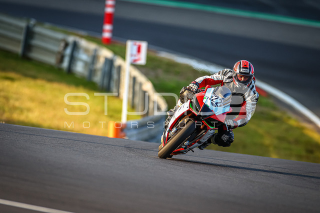 0022-250904NR-011_22 | Deine Full-Service-Agentur für ✔️Videoproduktionen und ✔️Motorsportfotografie Jetzt Angebot anfragen!
