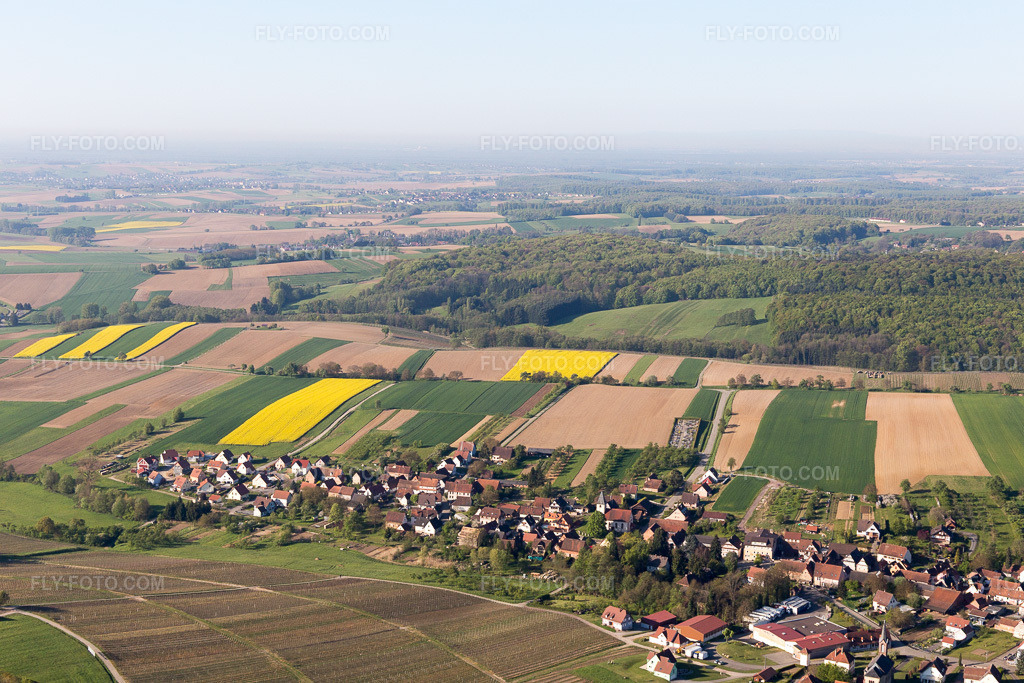 Aerial view: View of the town in Cleebourg in the state Bas-Rhin, France.Photo: IMG_099307.jpg taken on 04/30/2017 by Werner Riehm/FLY-FOTO.comResolution of the original: 5472 x 3648 px
