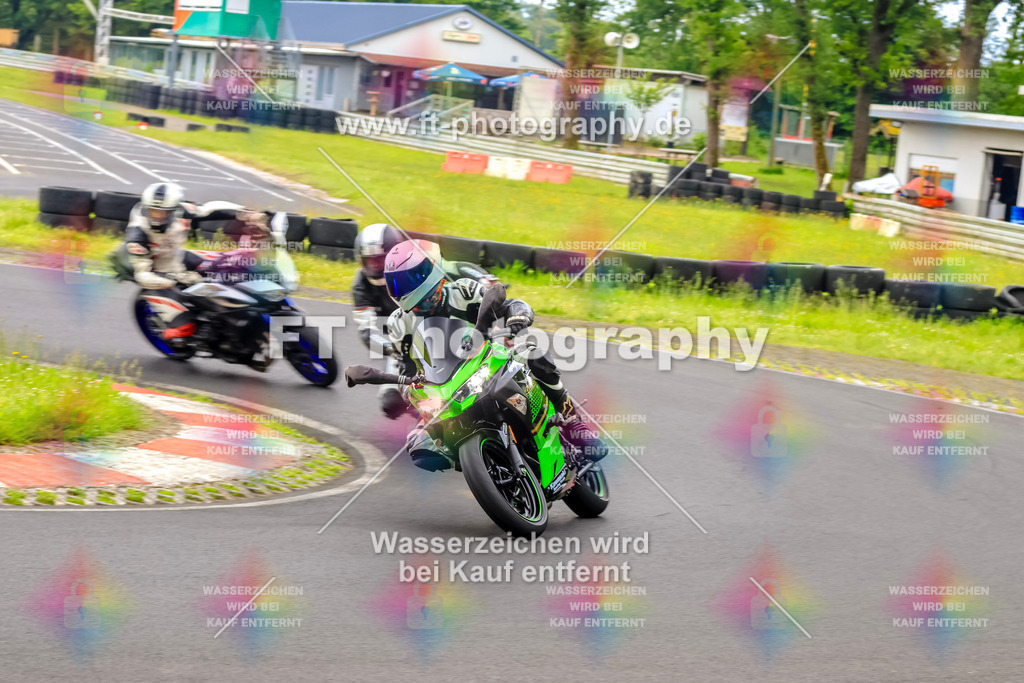 VBK-7750 | Hier findet Ihr Bilder von Touristenfahrten auf der Nürburgring Nordschleife oder von anderen Veranstaltungen die ich besucht habe. Viel Spass beim Durch Schauen 