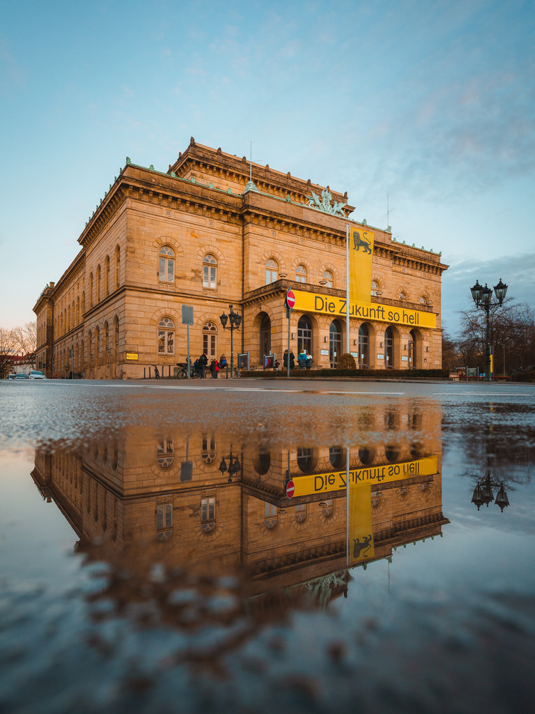 Staatstheater | Entdecke exklusive Fotokunst aus Braunschweig: Bildband, Leinwände, Postkarten, Kalender, digitale Downloads & Bildlizenzen. Jetzt im offiziellen Beautiful Braunschweig Shop! - Realisiert mit Pictrs.com