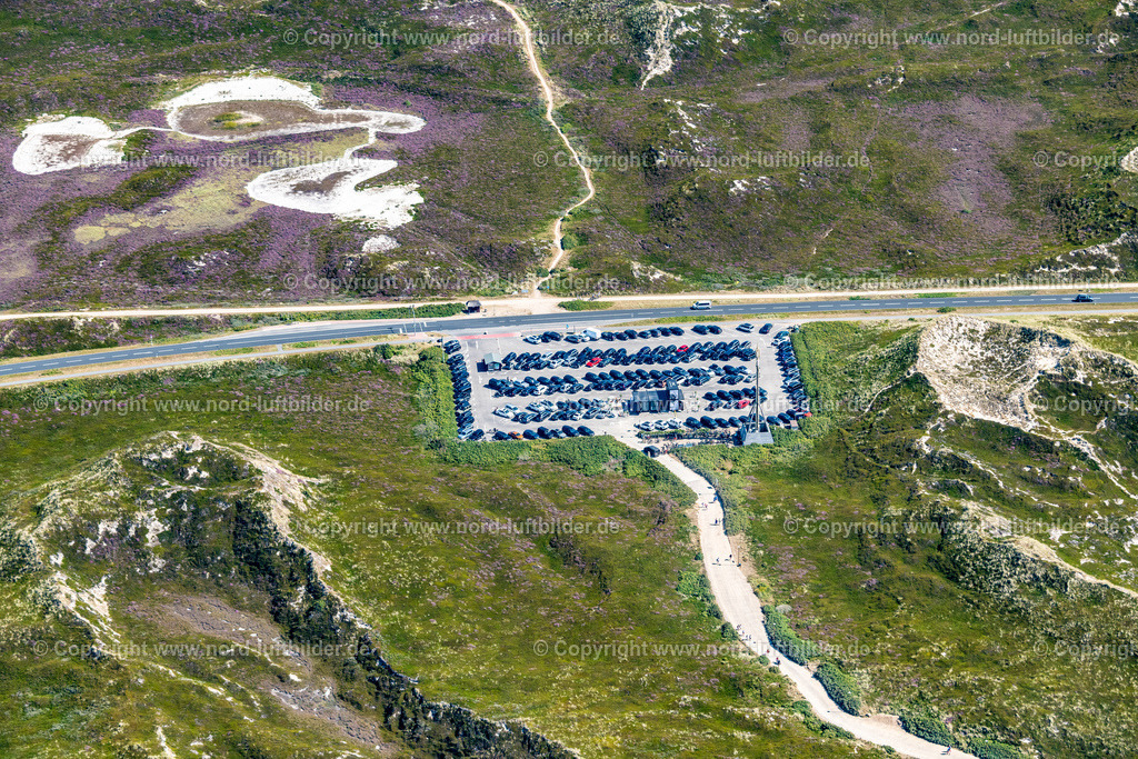 Sylt_Rantum_Sansibar_Parkplatz_ELS_8749130822 | SYLT 13.08.2022 Parkplatz der Sansibar Rantum in Sylt im Bundesland Schleswig-Holstein, Deutschland. // Parking lot of the Sansibar Rantum in Sylt in the state Schleswig-Holstein, Germany. Foto: Martin Elsen