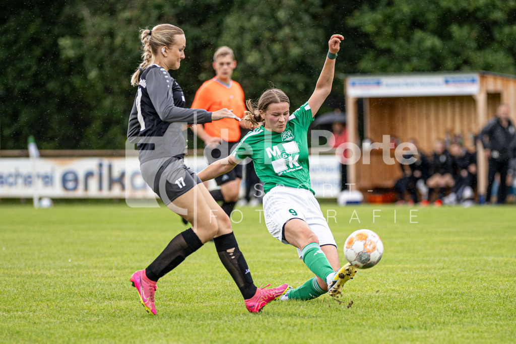 Union Bevensen Frauen - Kronshage_ Nora (trifft mit der Fußspitze zum 4-1) vs Fortuna Celle BP 030825 dlP | immodelaporte-sportfotos - Realisiert mit Pictrs.com