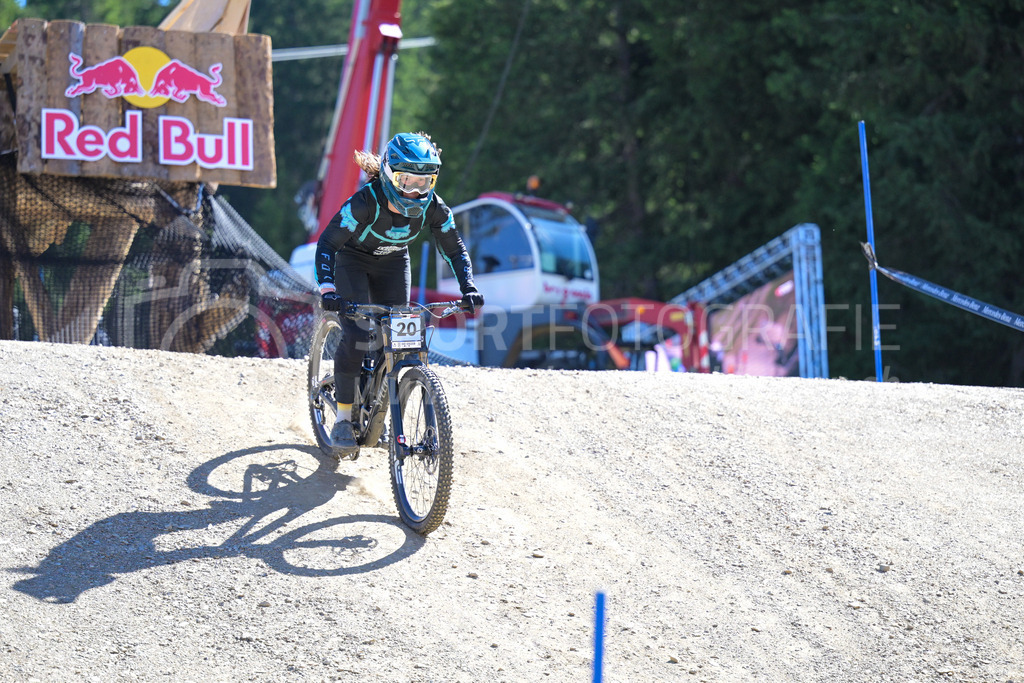 UCI Mountain Bike World Cup Lenzerheide 2022 - Downhill - 9. July 2022 | UCI Mountain Bike World Cup Lenzerheide 2022 - Downhill
Bike Kingdom, Lenzerheide
Bild: Sportfotografie Markus Aeschimann | www.markus-aeschimann.ch - Realisiert mit Pictrs.com
