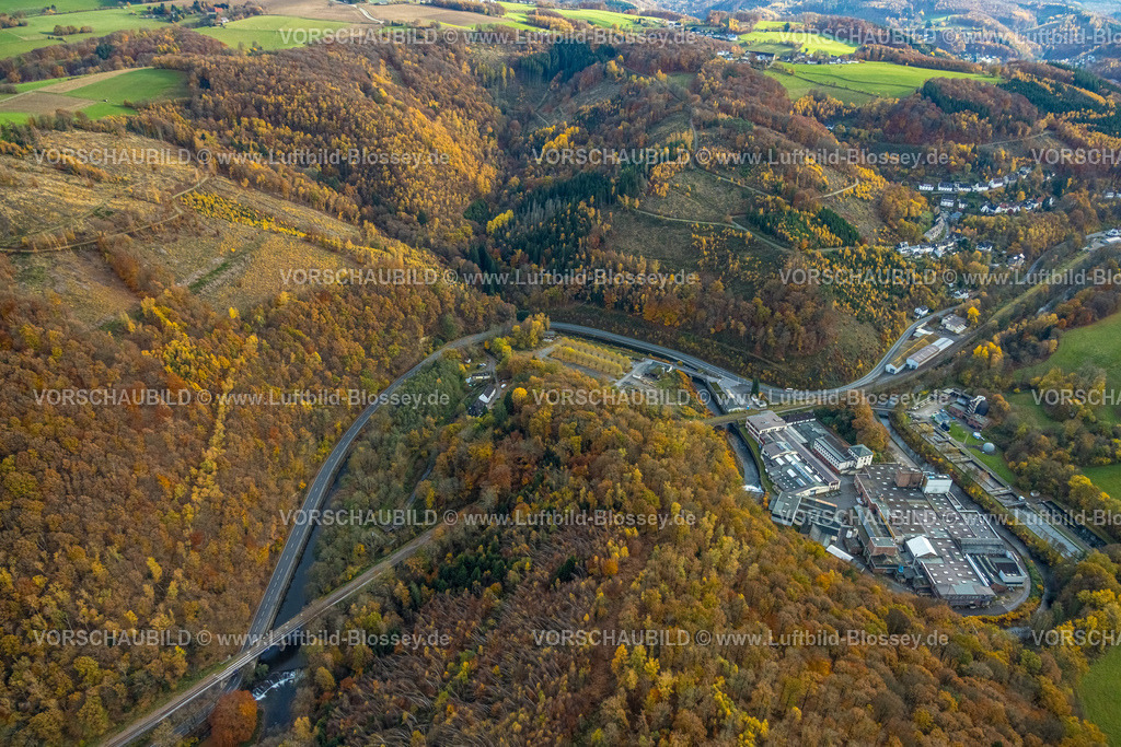 Hagen251102178 | Luftbild, Outokumpu Edelstahlwerk Gewerbegebiet Ruhrverband Kläranlage, Fluss Volme und Eisenbahnbrücke, herbstlicher Wald mit Baumallee, geschwungene Volmestraße Bundesstraße B54, Dahlerbrück, Schalksmühle, Ruhrgebiet, Nordrhein-Westfalen, Deutschland