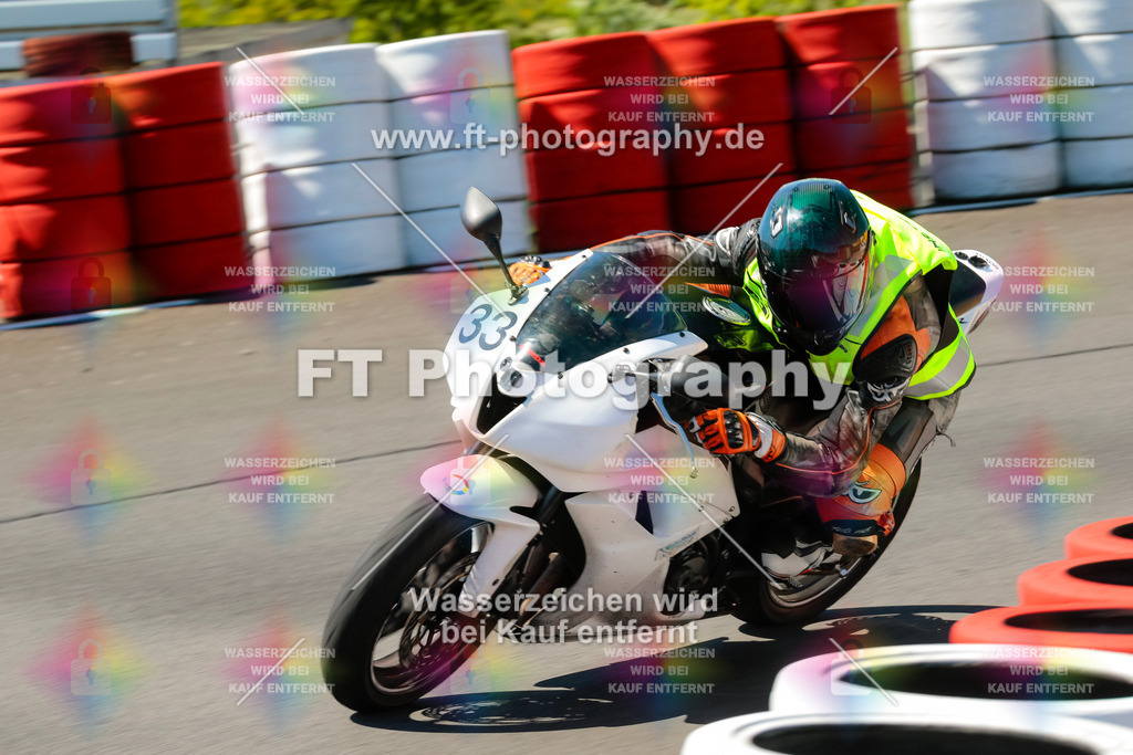 Moto-TeamOBK-22284 | Hier findet Ihr Bilder von Touristenfahrten auf der Nürburgring Nordschleife oder von anderen Veranstaltungen die ich besucht habe. Viel Spass beim Durch Schauen 