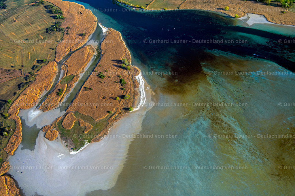 4024368 | KONSTANZ 15.04.2020 Uferbereiche am Seegebiet des am Untersee in Konstanz auf der Insel Mainau im Bundesland Baden-Württemberg, Deutschland. // Riparian areas on the lake area of on Untersee in Konstanz at island Mainau in the state Baden-Wuerttemberg, Germany. Foto: Gerhard Launer