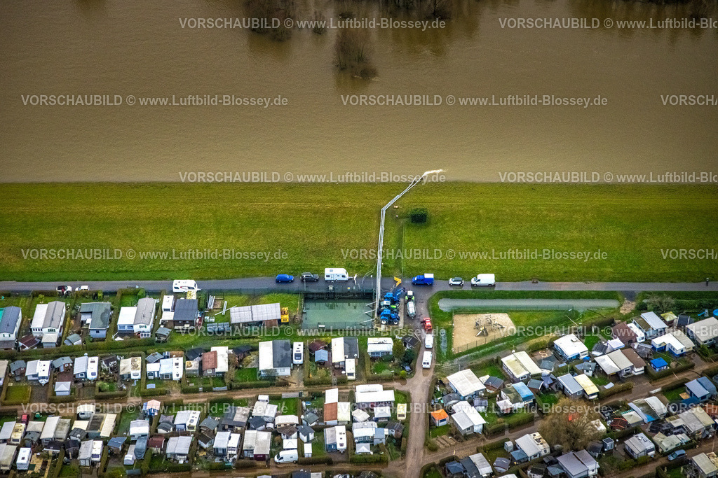 Wesel231203878 | Luftbild vom Weihnachtshochwasser 2023 am Rhein, der Rhein tritt nach starken Regenfällen über die Ufer,  Flürener Feld, Wesel, Ruhrgebiet, Niederrhein, Nordrhein-Westfalen, Deutschland