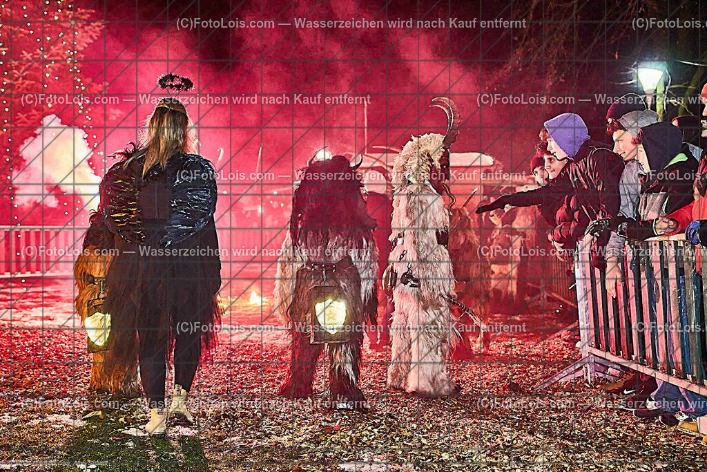 ALP5216_WIESELBURGER ADVENT_Perchtenlauf | (C)FotoLois.com, Alois Spandl, WIESELBURGER ADVENT, Perchtenlauf, So 10. Dez. 2023.