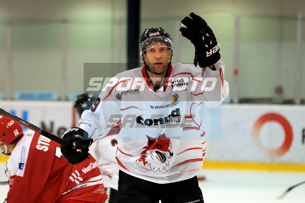 Oula Uski - EVD | Oula Uski - EVD - Realisiert mit Pictrs.com