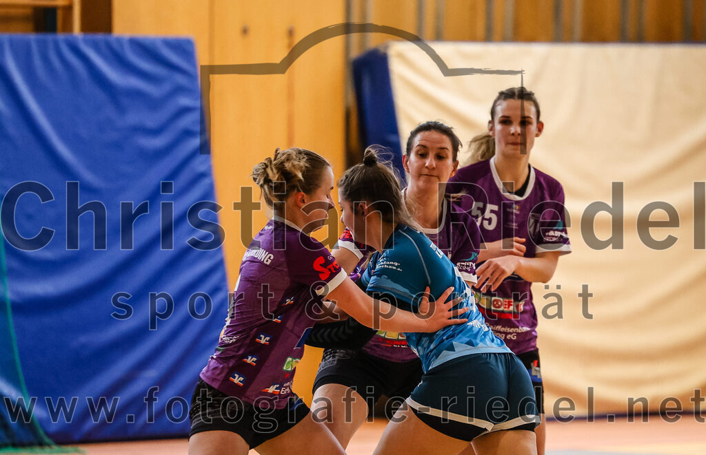 2024-03-09_006_SpVgg_Altenerding_gegen_Eintracht_Dachau-Karlsfeld | Erding, Deutschland, 09.03.2024:
Handball, Bezirksoberliga Frauen Altbayern 2023 / 2024, 17. Spieltag, SpVgg Altenerding gegen Eintracht Dachau-Karlsfeld, Endergebnis: 26:25

Marlene Mittermeier (SpVgg Altenerding, #6), Irina Wutz (TSV Eintracht Karlsfeld, #3), Janina Konrad (SpVgg Altenerding, #2), Verena Bauer (SpVgg Altenerding, #55)

Foto: Christian Riedel / fotografie-riedel.net