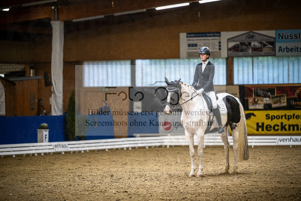 DOS_1336 | Entdecke hochwertige Reitturnierfotos von Foto Oger. Professionell, emotional und authentisch – jetzt Lieblingsmomente im Shop bestellen.Deutschlandweite Turnierfotografie. - Realisiert mit Pictrs.com