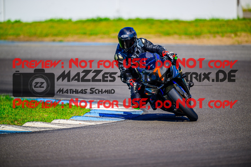 MaZZes_FotoMatrix_240520_6021986_7446 | WEISS