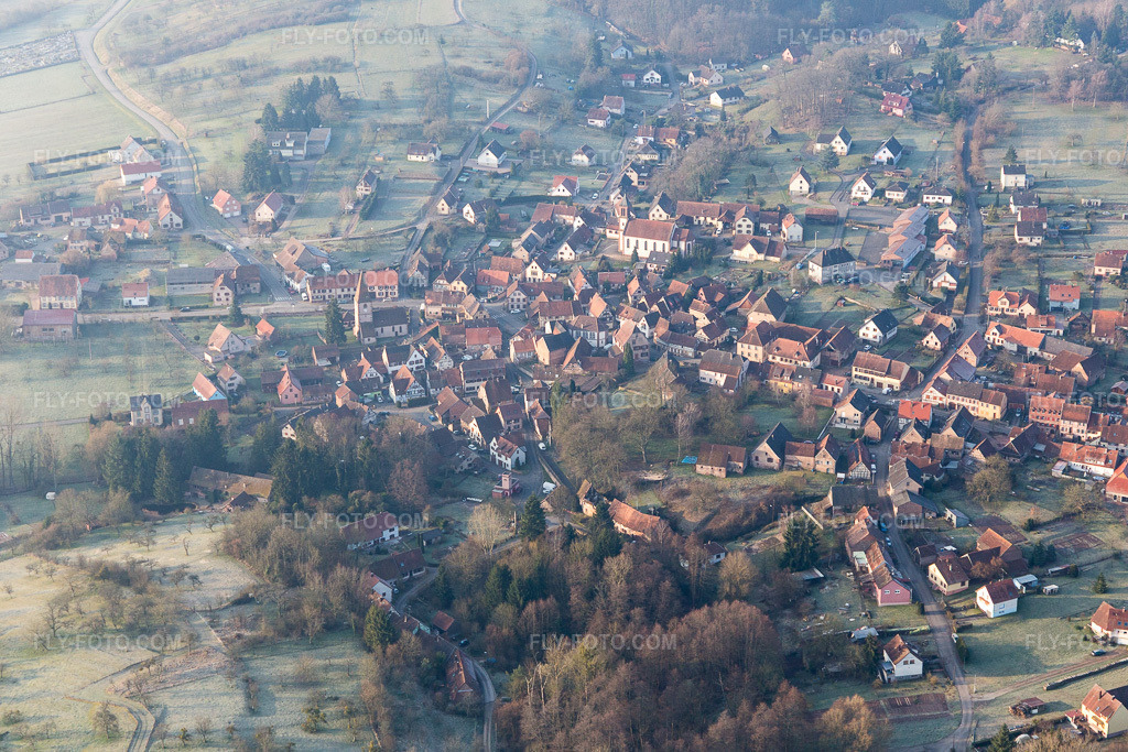Aerial view: View of the town in Weiterswiller in the state Bas-Rhin, France.Photo: IMG_105301.jpg taken on 03/25/2018 by Werner Riehm/FLY-FOTO.comResolution of the original: 5472 x 3648 px