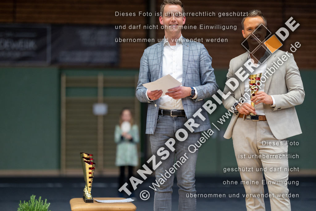 20230415-13266 | Hier finden Sie Tanz Bilder vom Latein und Standard Formationen tanzen. Sportbilder vom Tanzsport. Schöne Fotos und von Weltmeisterschaft, Europameisterschaft, Bundesliga, Regionalliga, Oberliga und Landesliga sowie von GOC Stuttgart, DanceComp, WM Bremen