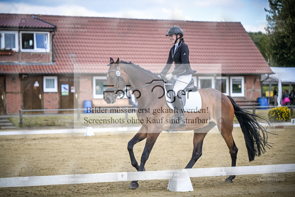 DOS_4929 | Entdecke hochwertige Reitturnierfotos von Foto Oger. Professionell, emotional und authentisch – jetzt Lieblingsmomente im Shop bestellen.Deutschlandweite Turnierfotografie. - Realisiert mit Pictrs.com