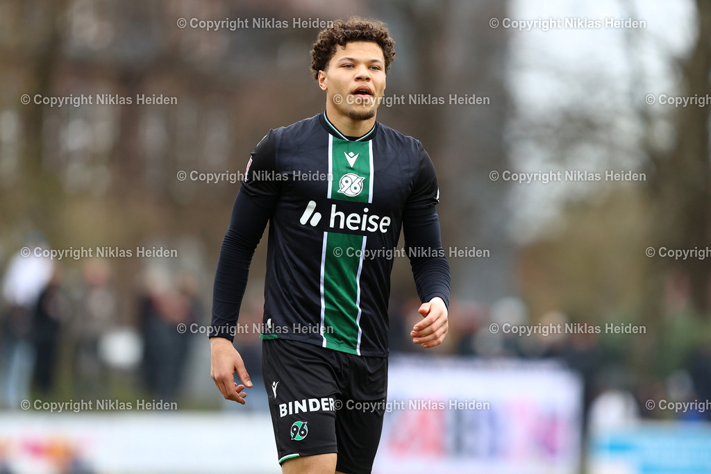 NH_Altona93_Hannover96U23_RegionalligaNord_28032026 | #23 Montell Ndikom (Hannover 96 U23)Fußball I Herren I Regionalliga Nord I Saison 2025-2026 I 28. Spieltag I Altona 93 - Hannover 96 U23 I 26.03.2026 I Adolf-Jäger-Kampfbahn