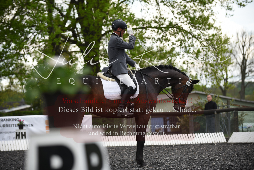 20230513_JK-Röhrsdorf-15-026 | Pferde- und Turnierfotografie in Westsachsen. Pferdeportraits, Auftragszeichnungen und intuitive Kunst.