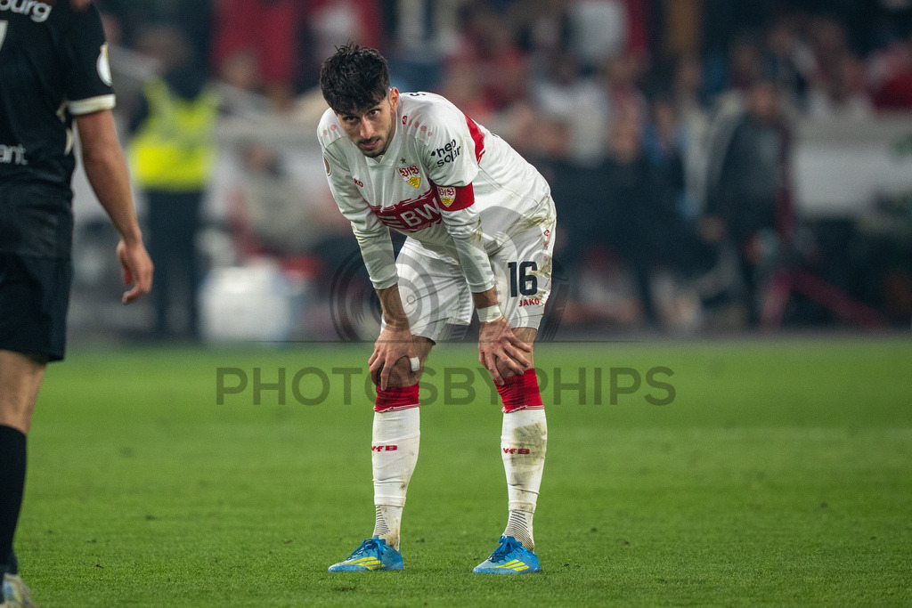 VfB Stuttgart vs. SC Freiburg, Fussball, DFB-Pokal, Halbfinale, 23.04.2026 | Atakan Karazor (VfB Stuttgart, #16),VfB Stuttgart vs. SC Freiburg, Fussball, DFB-Pokal, Halbfinale, 23.04.2026DFB regulations prohibit any use of photographs as image sequences and/or quasi-video
