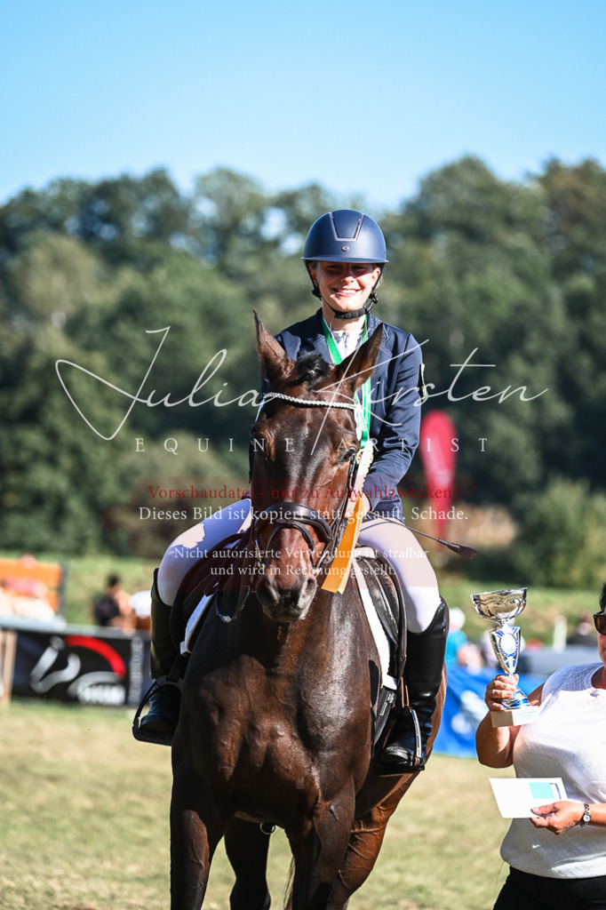 DSC_7136 | Pferde- und Turnierfotografie in Westsachsen. Pferdeportraits, Auftragszeichnungen und intuitive Kunst.